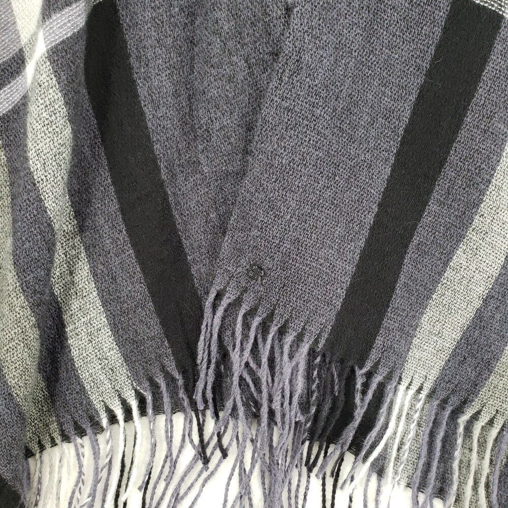 Banana Republic Poncho Womens One Size Blue Gray Plaid Fringed Wrap Cape Shawl - Picture 3 of 7